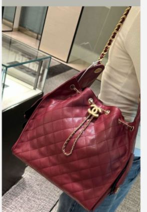CHANEL 25 SMALL HANDBAG AS5293 red