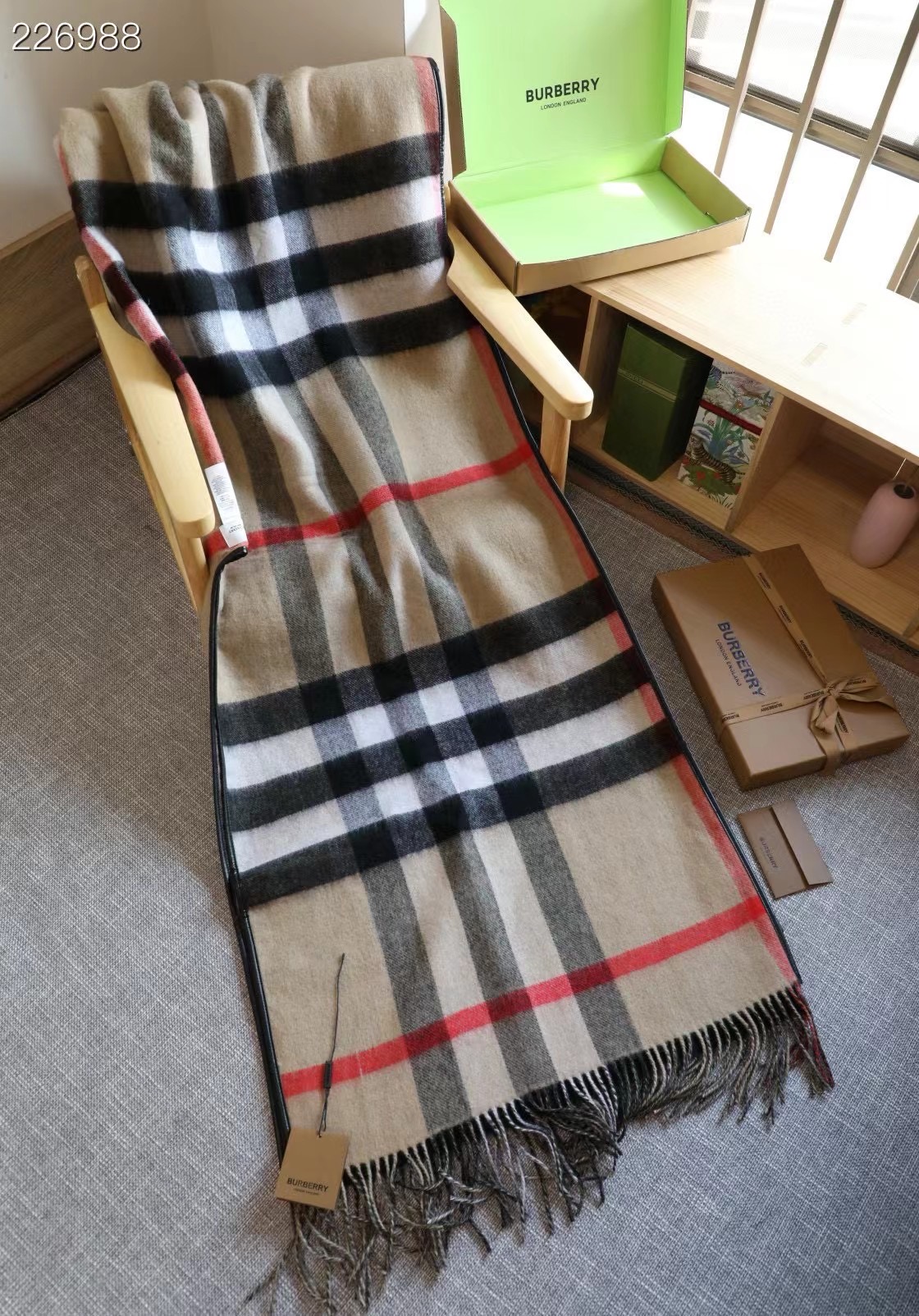 Burberry Cape Double-sided cashmere B35912