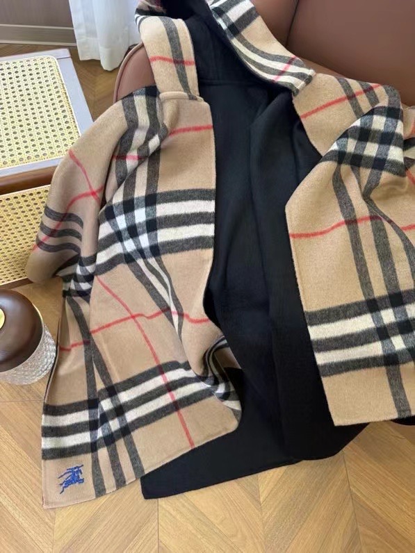Burberry Cape Double-sided cashmere GG35927