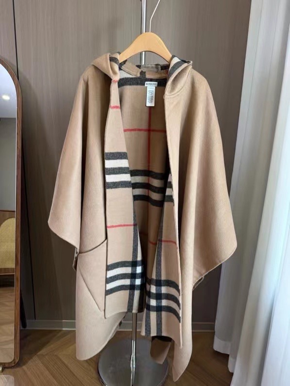 Burberry Cape Double-sided cashmere GG35928