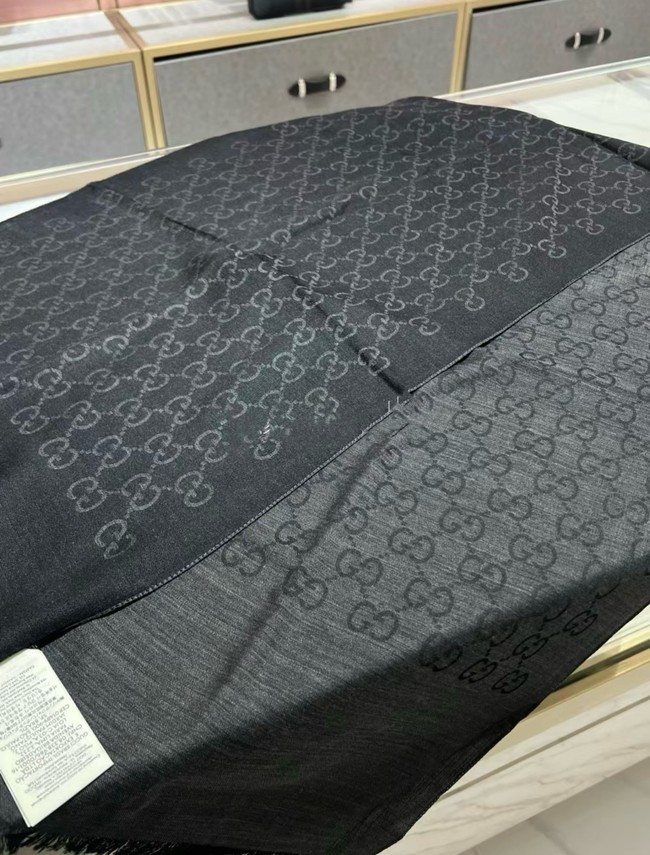 Gucci rinted GG cotton wool lame shawl 845243-1