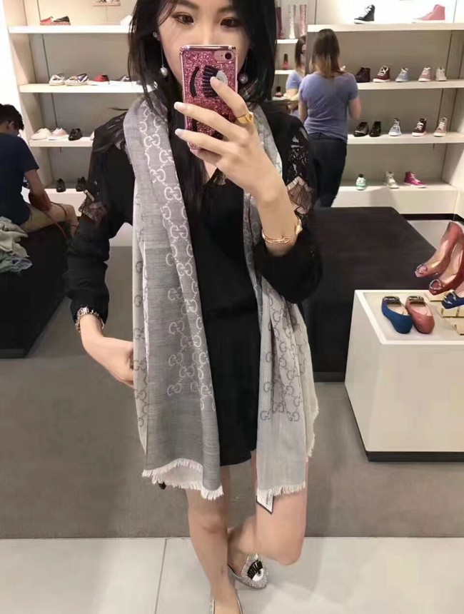 Gucci rinted GG cotton wool lame shawl 845243-2