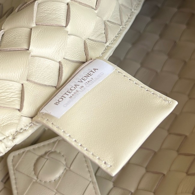 Bottega Veneta Large Campana Dark barolo 844250 Sea salt