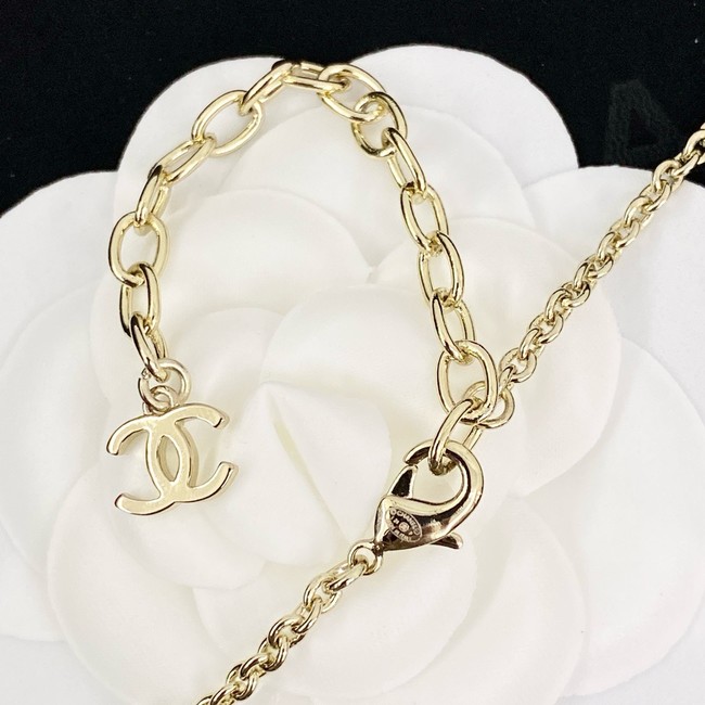 Chanel necklace CE81600