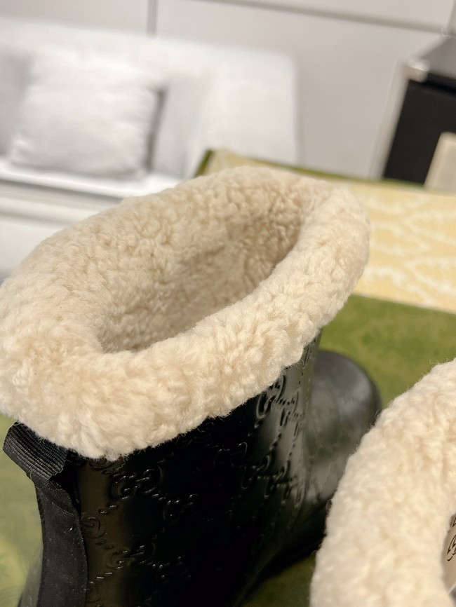 Gucci Womens boot with merino wool lining 857912-3