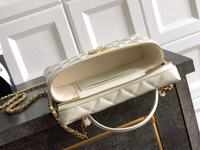 Chanel Vanity with Chain 26C Oil-tanned leather AP4936 white