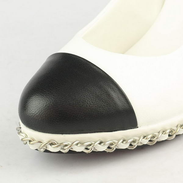 Chanel Golden Chain Sheepskin Pumps White