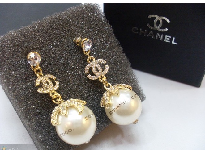 0 2010 Springtime Replica Chanel CC Logo Silver Earrings E0932