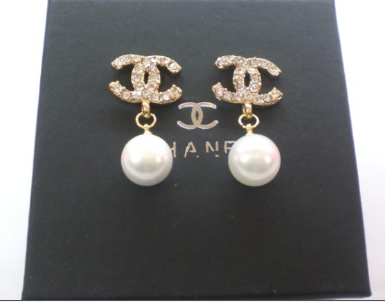 0 2010 Cheap Chanel CC Logo Gold pearl Earrings For Replica