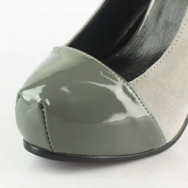 Yves Saint Laurent Suede and Patent Pumps Grey