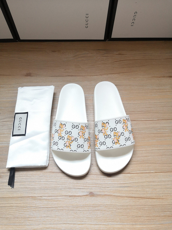 Gucci Slippers Men 049