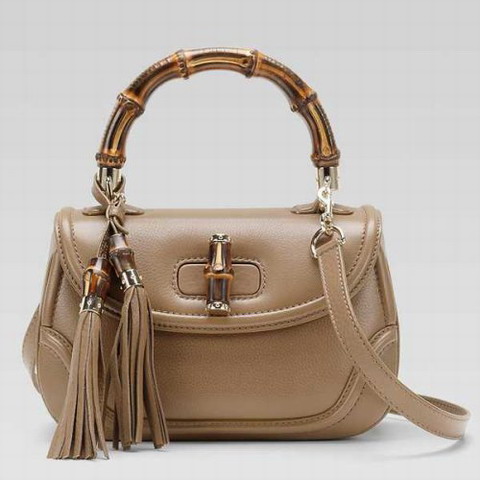 Bambù Gucci New Media Top Handle Bag 254884 in Light Brown