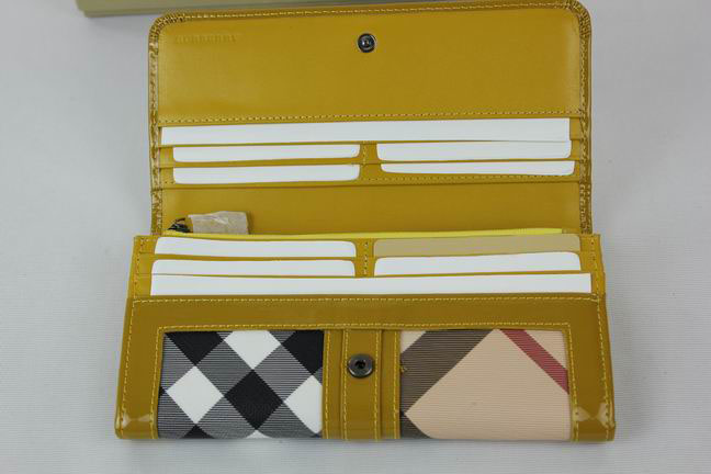 Burberry Grande Nova Check ID Wallet 34635782