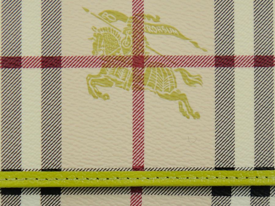 Burberry Grande Haymarket check Wallet 004