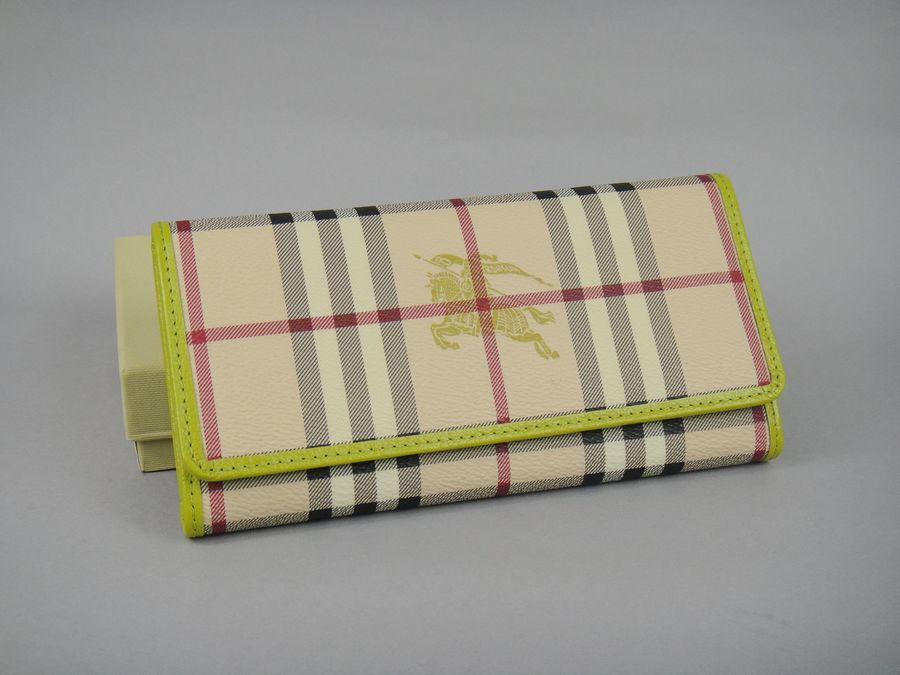 Burberry Grande Haymarket check Wallet 004