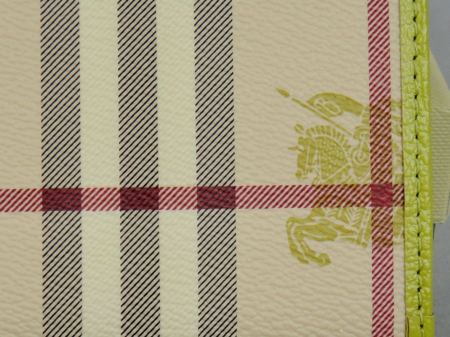 Burberry Grande Haymarket check Wallet 004