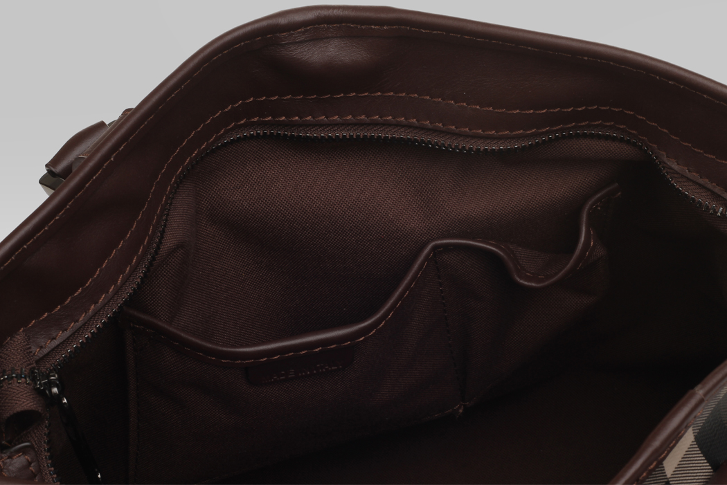 Burberry Media affumicato Controllare Tote 37865701