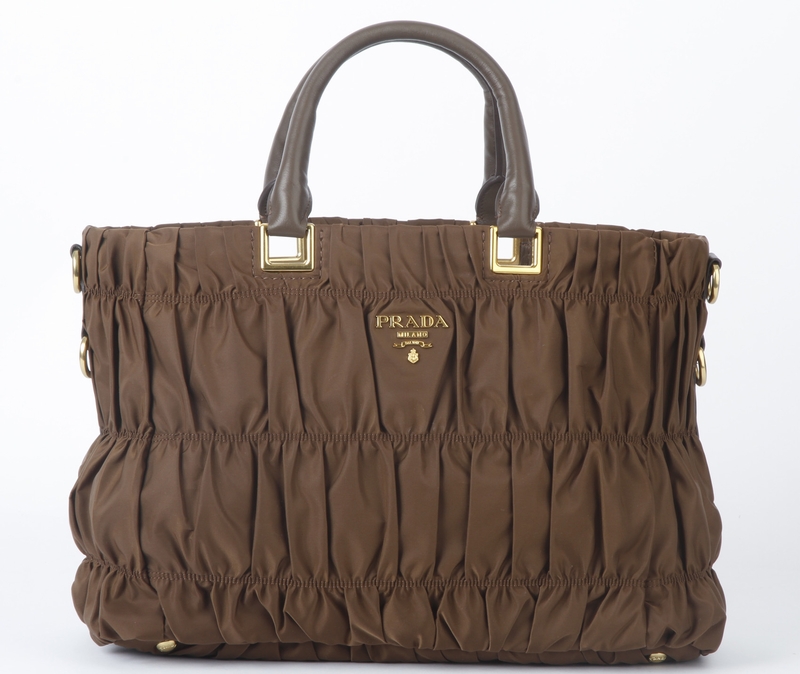 Prada Riuniti borsa di nylon BN2076 in Rosolare